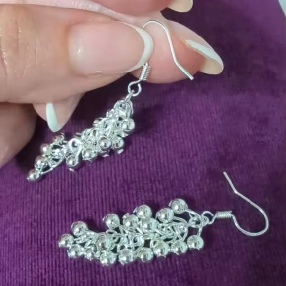 Silver Creative grape beads drop earrings for Woman - Picture 2 of 5